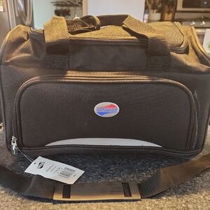 American Tourister Black Toiletry Bag for Men Or Women.